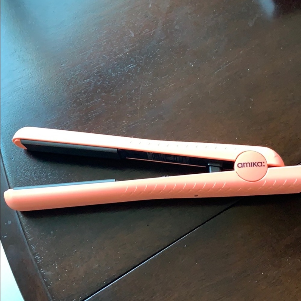 Amika Flat Iron
